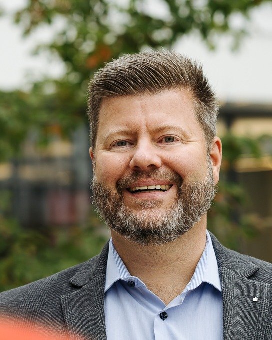 Portrait eines Mitarbeiters der Sparkasse KölnBonn